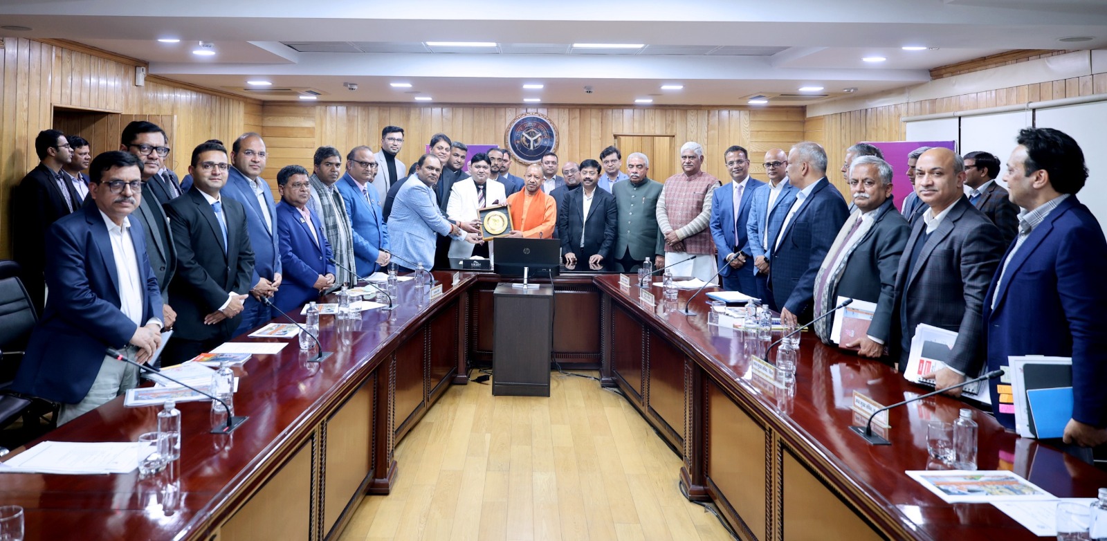 आत्मनिर्भर भारत का संकल्प उद्योग, उत्तर प्रदेश में किया गया निवेश, राष्ट्रहित में किया गया निवेश है।