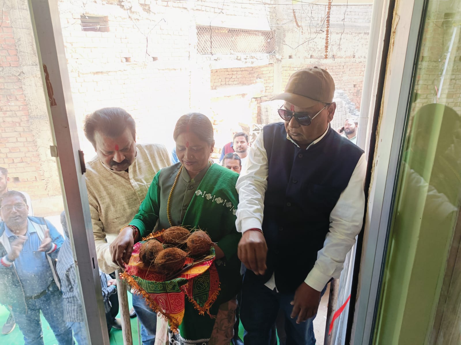 महापौर प्रत्याशी प्रमिला मेहरा का चुनाव कार्यालय उद्घाटन, jmm जिला अध्यक्ष ने ठोका ताल