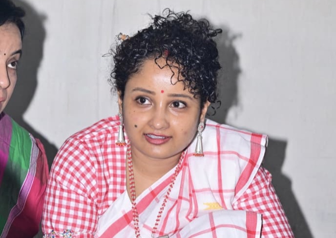 गाण्डेय का बदलेगा कायाकल्प: विधायक कल्पना मुर्मू सोरेन के दो दिवसीय विधानसभा दौरा , औषधि पार्क और इंजीनियरिंग कॉलेज की सौगात।