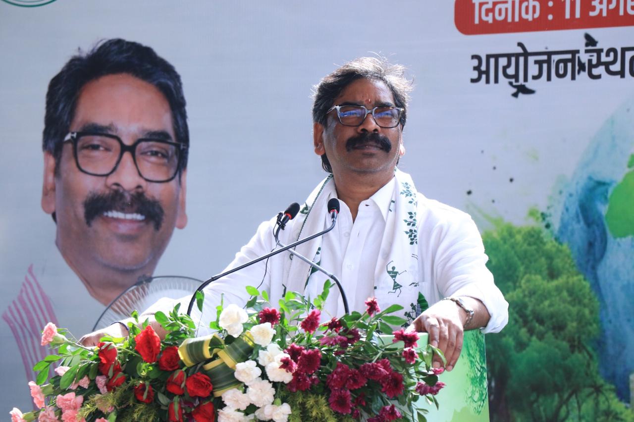 JPSC-JSSC विवाद पर CM हेमंत सोरेन का बड़ा बयान: बोले भाजपा ‘गेरुआ वस्त्र छोड़ अब पहना छात्रों का चोला’