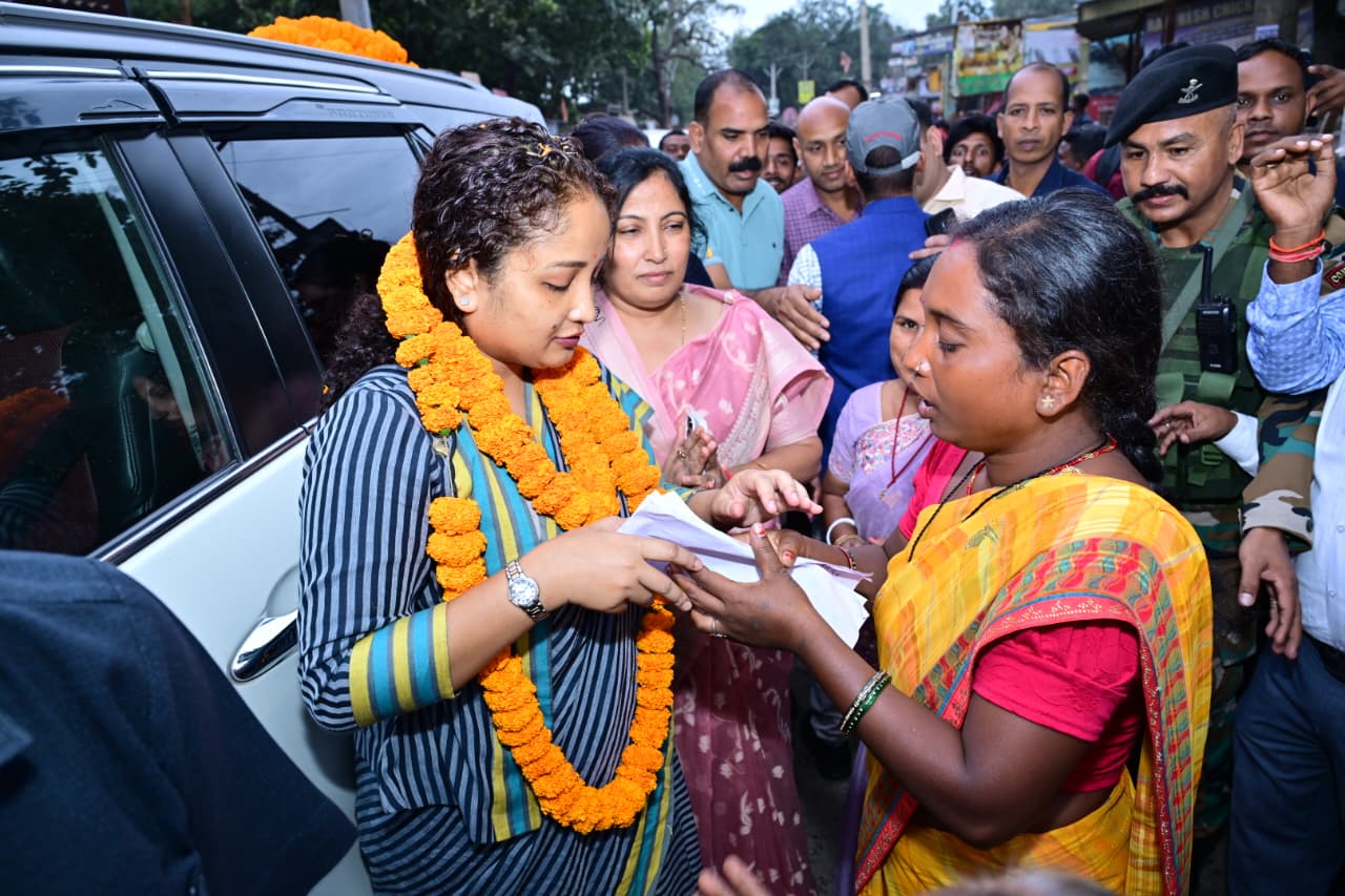 गिरिडीह पहुंचे विधायक कल्पना सोरेन साथ में श्वेता शर्मा ने अधिकारियों को दिए आवश्यक निर्देश !